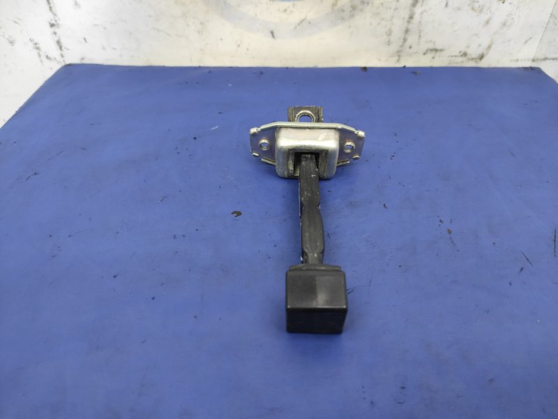 Ограничитель двери передний правый OUTLANDER XL 05-13 2006 Внедорожник 3.0 Ограничитель двери передний правый OUTLANDER XL 05-13 2006 Внедорожник 3.0