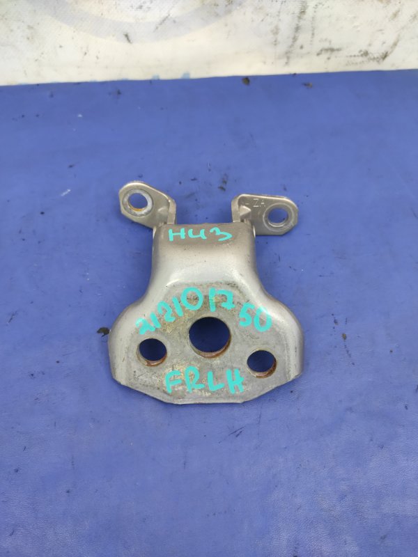 Запчасть петля двери нижняя передняя левая SUBARU FORESTER 12-19 2013 Внедорожник 2.5 60079SG011 Б/У Петля двери нижняя передняя левая SUBARU FORESTER 12-19 2013 Внедорожник 2.5 60079SG011 Б/У