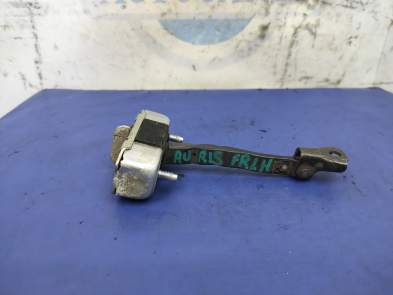 Ограничитель двери передний левый TOYOTA AURIS 06-12