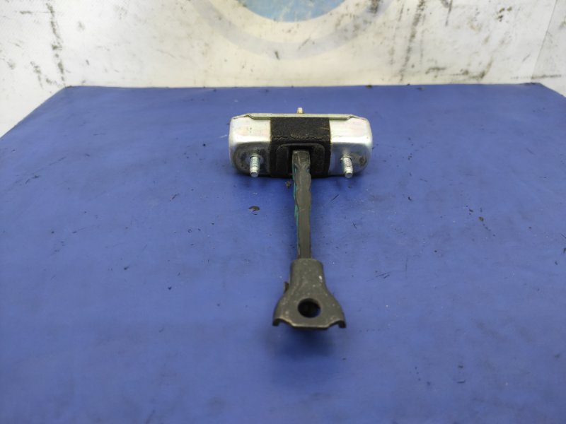 Ограничитель двери передний левый AURIS 06-12