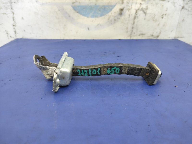 Запчасть ограничитель двери передний левый HYUNDAI SONATA YF 10-14 2011 Седан 2.4 79380-3S000 Б/У Ограничитель двери передний левый HYUNDAI SONATA YF 10-14 2011 Седан 2.4 79380-3S000 Б/У