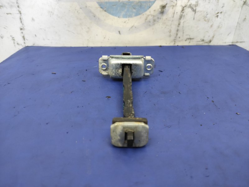 Ограничитель двери передний левый SONATA YF 10-14 2011 Седан 2.4 Ограничитель двери передний левый SONATA YF 10-14 2011 Седан 2.4