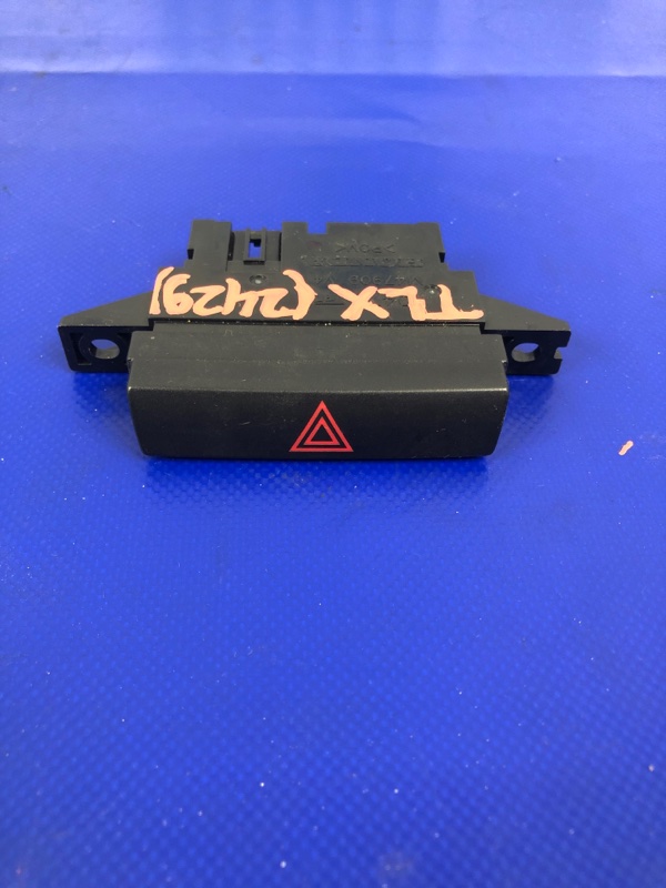 Кнопка аварийной сигнализации ACURA TLX 14-17 2017 Седан 2.4 35510-TZ3-A01 Б/У