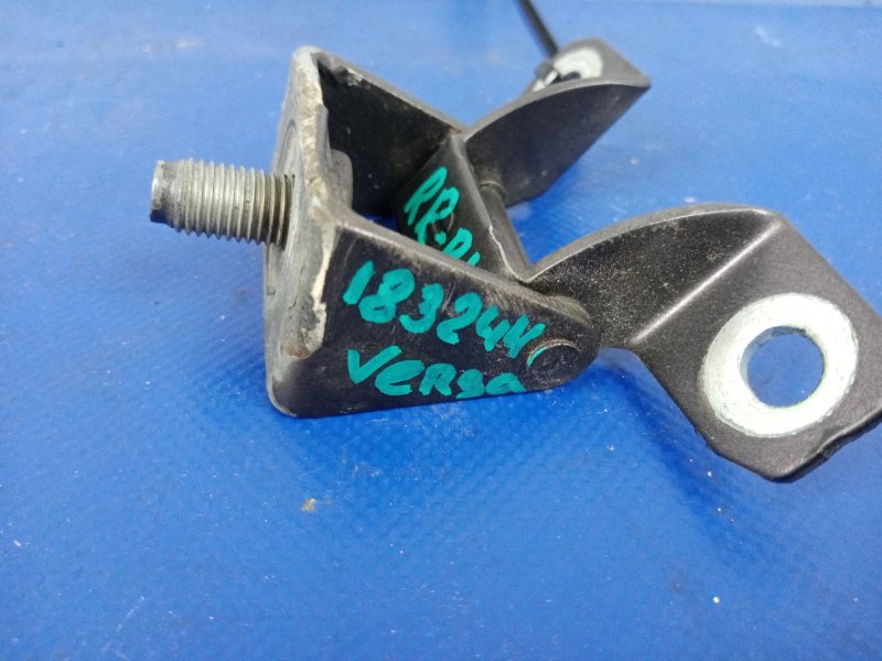 Петля крышки багажника левая TIIDA/VERSA C11 04-11