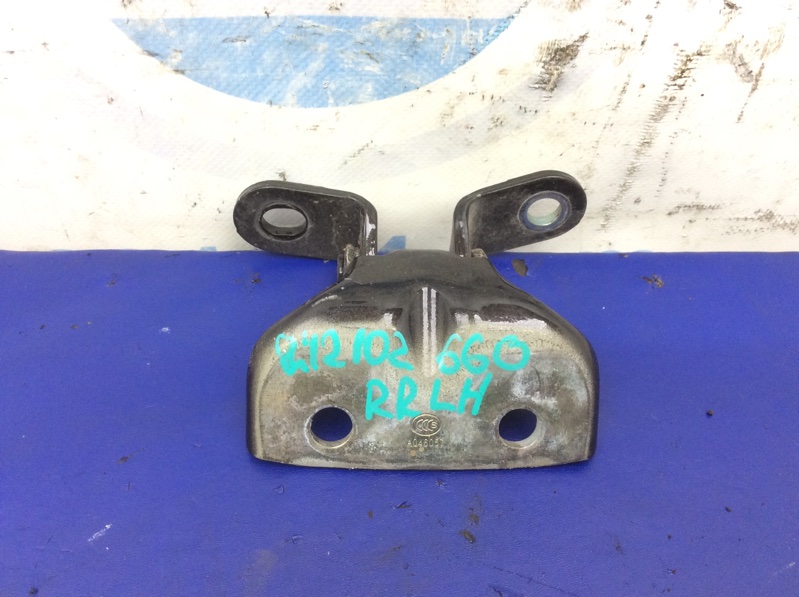 Петля двери верхняя задняя левая HYUNDAI SONATA LF 2014- 79410-3K000 Б/У