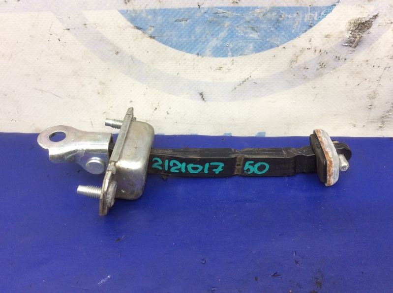 Ограничитель двери передний левый SUBARU FORESTER 12-19 2013 Внедорожник 2.5 61124SG002 Б/У