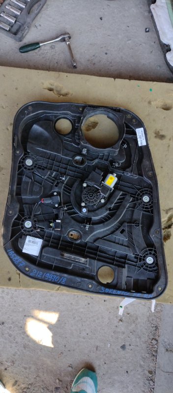 Запчасть стеклоподъемник передний правый KIA SORENTO UM 14- 2.2 82481-C6000 Б/У Стеклоподъемник передний правый KIA SORENTO UM 14- 2.2 82481-C6000 Б/У