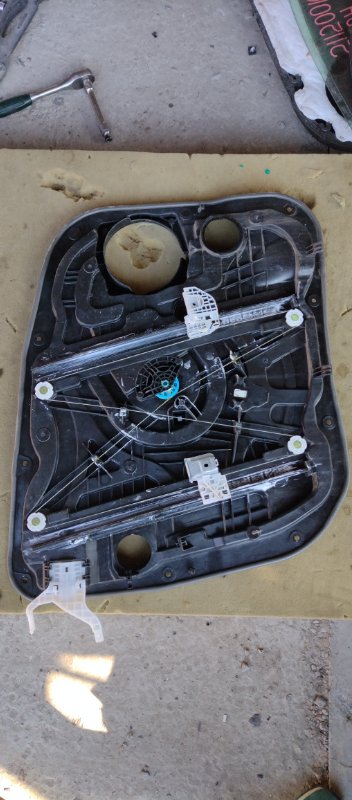 Стеклоподъемник передний правый KIA SORENTO UM 14- 2.2 Стеклоподъемник передний правый KIA SORENTO UM 14- 2.2