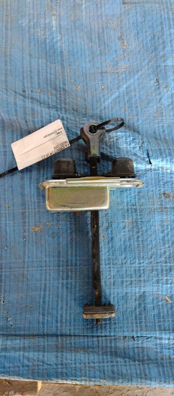 Ограничитель двери передний правый SORENTO UM 14- 2.2 Ограничитель двери передний правый SORENTO UM 14- 2.2