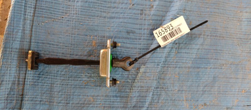 Запчасть ограничитель двери задний правый KIA SORENTO UM 14- 2.2 79490-C5000 Б/У Ограничитель двери задний правый KIA SORENTO UM 14- 2.2 79490-C5000 Б/У