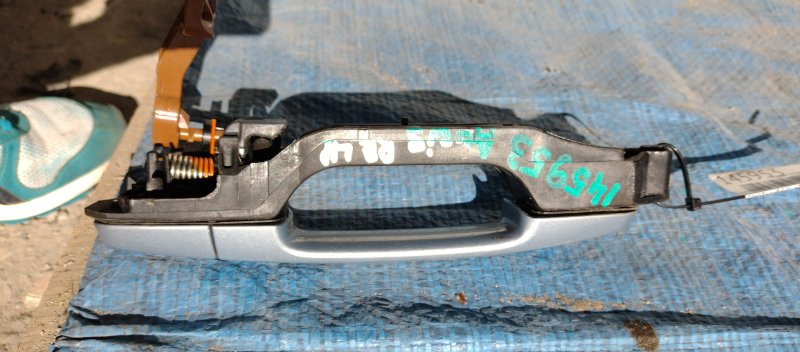 Ручка двери наружная задняя левая AURIS 06-12 Ручка двери наружная задняя левая AURIS 06-12