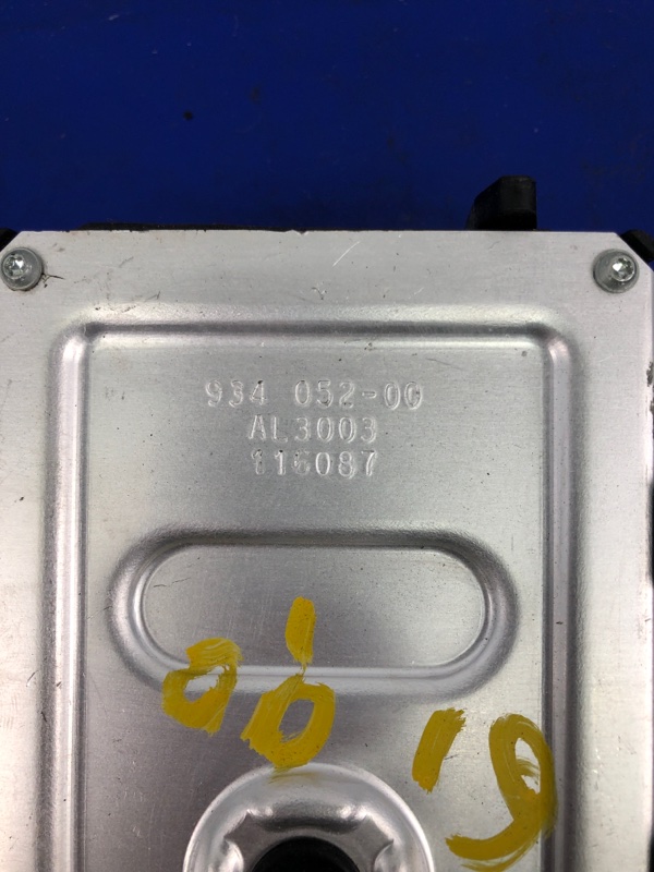 Блок управления топливным насосом CHEVROLET VOLT 10-15 Хетчбек 1.4 LUU Блок управления топливным насосом CHEVROLET VOLT 10-15 Хетчбек 1.4 LUU