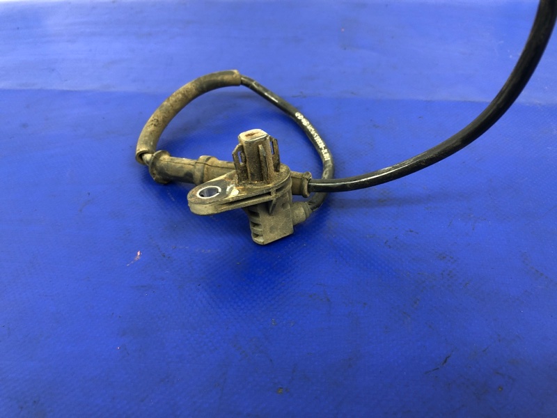 Датчик ABS передний правый HYUNDAI ELANTRA HD 06-11 59830-2L300 Б/У