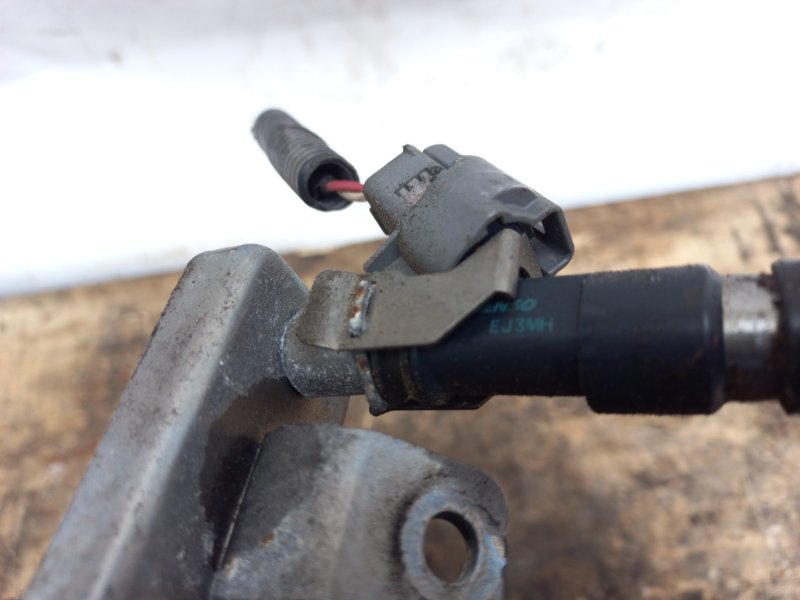 Форсунка топливная FORESTER 12-19 2015 Внедорожник 2.5 FB25B Форсунка топливная FORESTER 12-19 2015 Внедорожник 2.5 FB25B