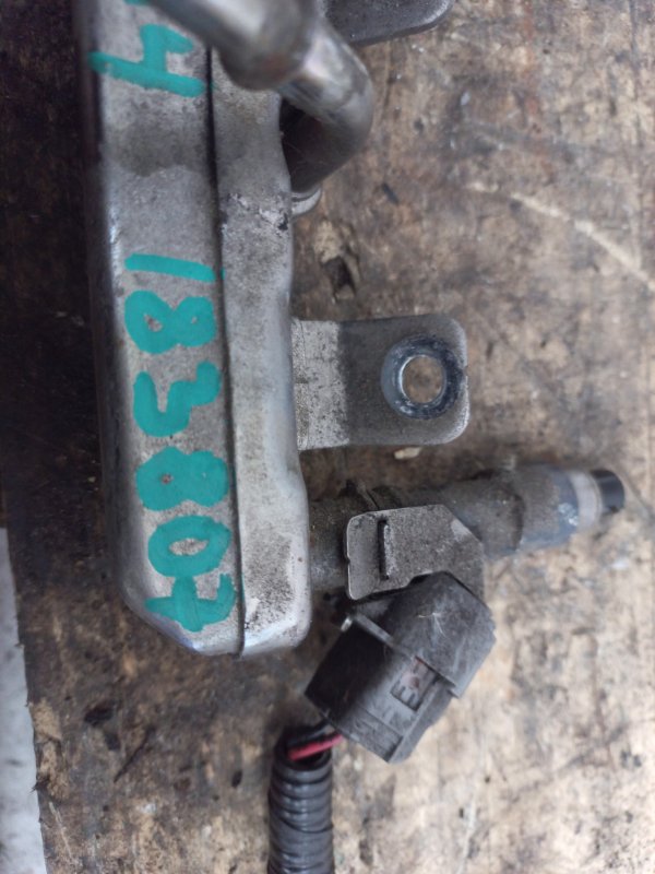 Запчасть форсунка топливная SUBARU FORESTER 12-19 2015 Внедорожник 2.5 FB25B 16611AA820 Б/У Форсунка топливная SUBARU FORESTER 12-19 2015 Внедорожник 2.5 FB25B 16611AA820 Б/У