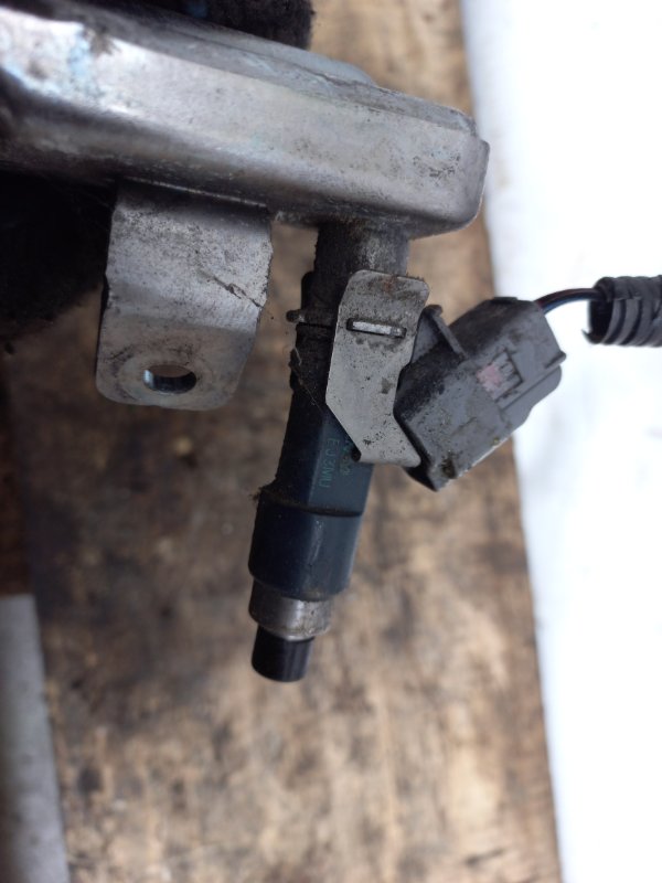 Форсунка топливная FORESTER 12-19 2015 Внедорожник 2.5 FB25B Форсунка топливная FORESTER 12-19 2015 Внедорожник 2.5 FB25B