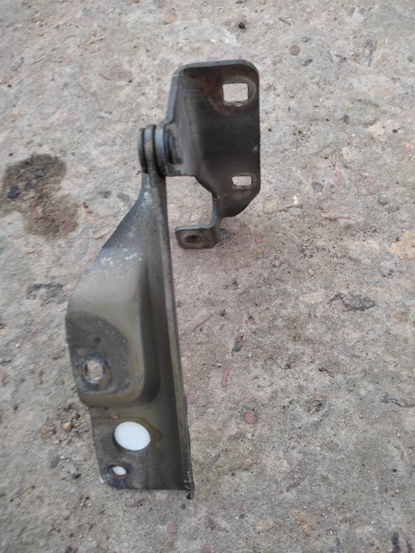 Петля капота левая NISSAN ALMERA 03-09 N16 1.5