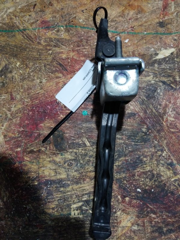 Ограничитель двери передний правый FOCUS 10-18 2013 Седан 2.0