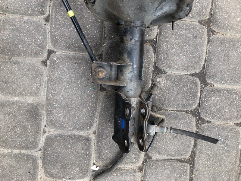 Амортизатор передний правый HYUNDAI I30 FD 07-12 Амортизатор передний правый HYUNDAI I30 FD 07-12