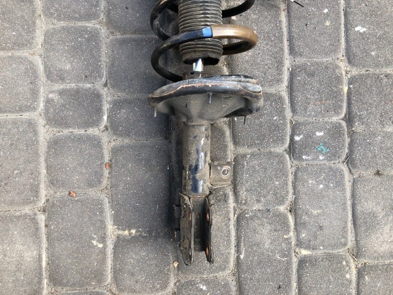 Амортизатор передний левый I30 FD 07-12 Амортизатор передний левый I30 FD 07-12