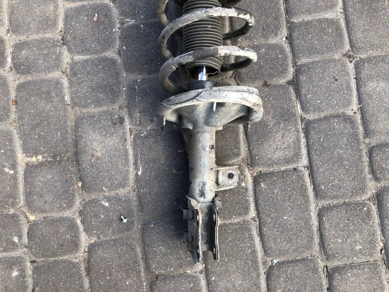 Амортизатор передний левый HYUNDAI I30 FD 07-12 Амортизатор передний левый HYUNDAI I30 FD 07-12