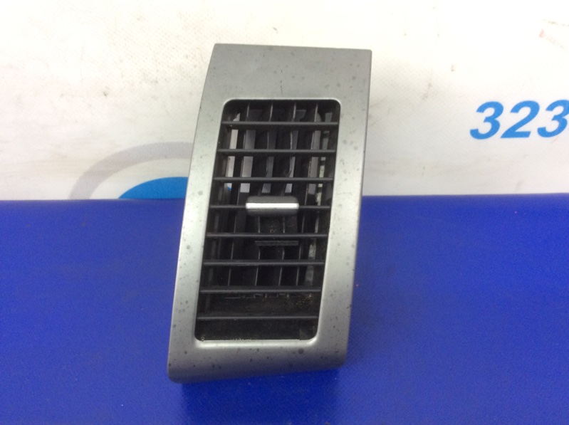 Запчасть дефлектор воздушный правый MITSUBISHI OUTLANDER XL 05-13 2008 Внедорожник 2.4 8030A025XA Б/У Дефлектор воздушный правый MITSUBISHI OUTLANDER XL 05-13 2008 Внедорожник 2.4 8030A025XA Б/У