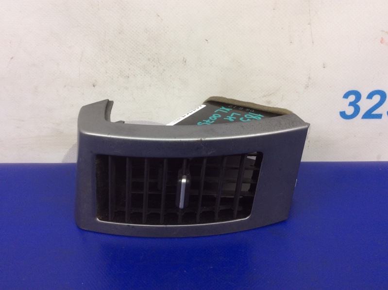 Дефлектор воздушный левый MITSUBISHI OUTLANDER XL 05-13 2008 Внедорожник 2.4 8030A024XA Б/У