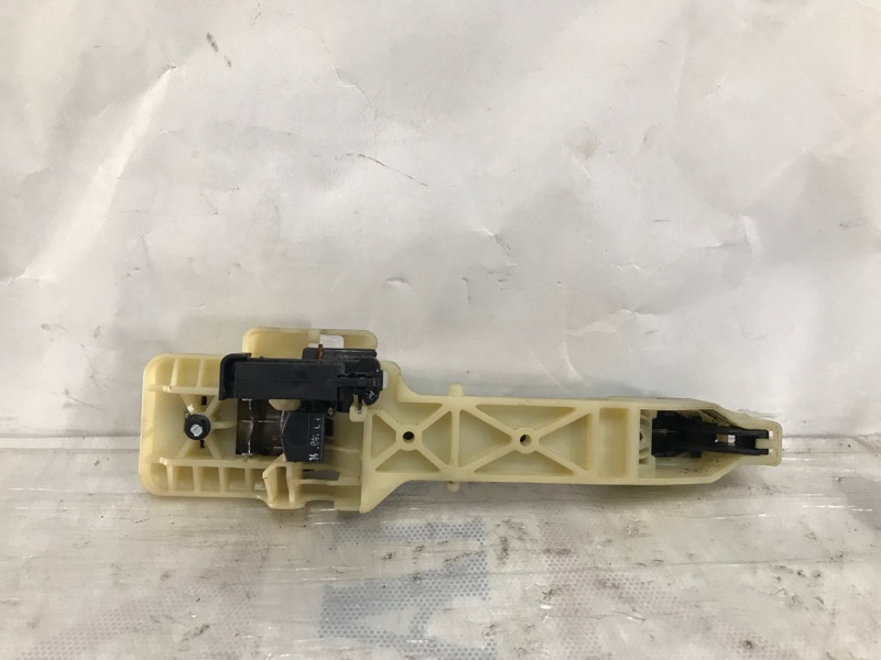 Ручка двери наружная задняя правая SONATA YF 10-14 2013 Седан 2.4 Ручка двери наружная задняя правая SONATA YF 10-14 2013 Седан 2.4