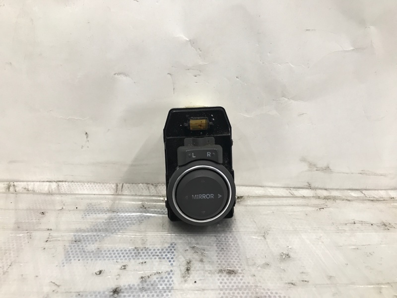 Блок управления зеркалами передний левый HYUNDAI SONATA YF 10-14 2013 Седан 2.4 93573-3S000RAS Б/У