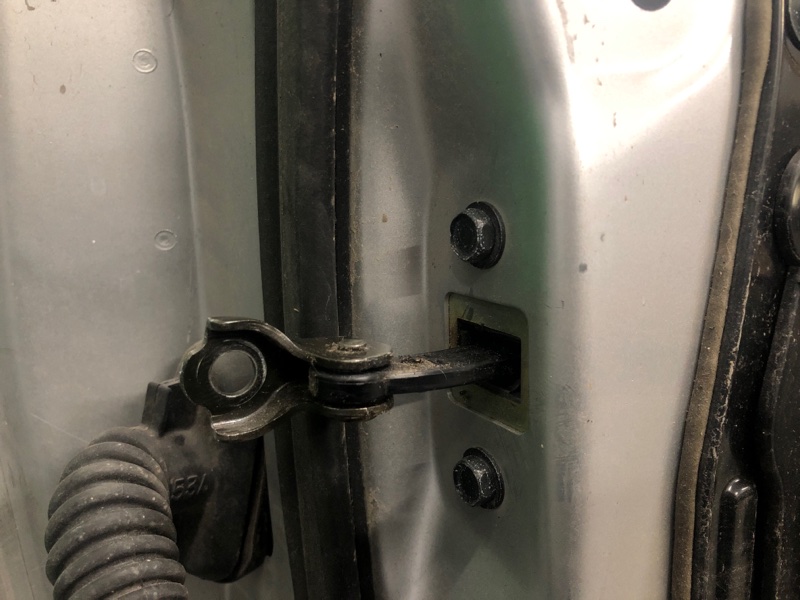 Ограничитель двери передний правый INFINITI G25/G35/G37/Q40 06-14 2007 Седан 3.5 VQ35HR 80430-JK000 Б/У