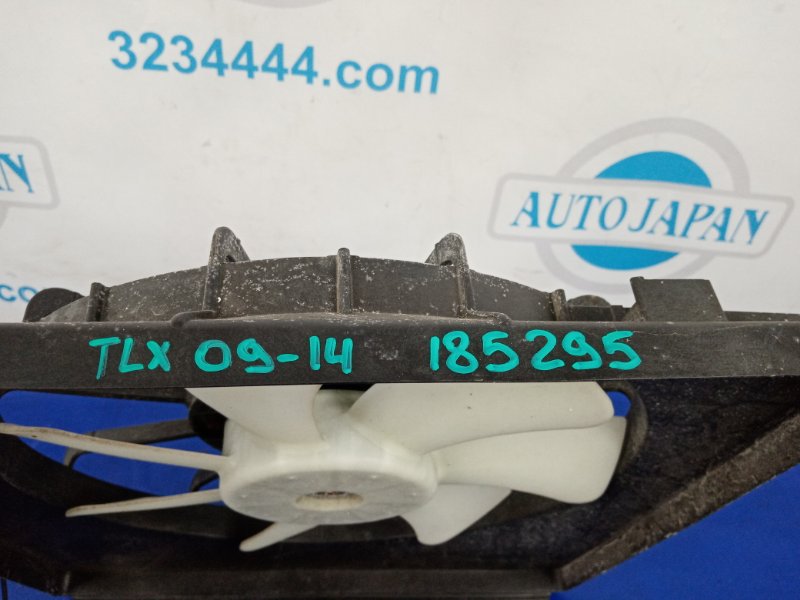 Диффузор вентилятора основного радиатора правый ACCORD CU8 / TSX 08-14 2009 Седан 2.4