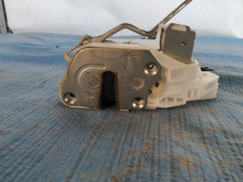 Замок двери передний правый GALANT 03-12