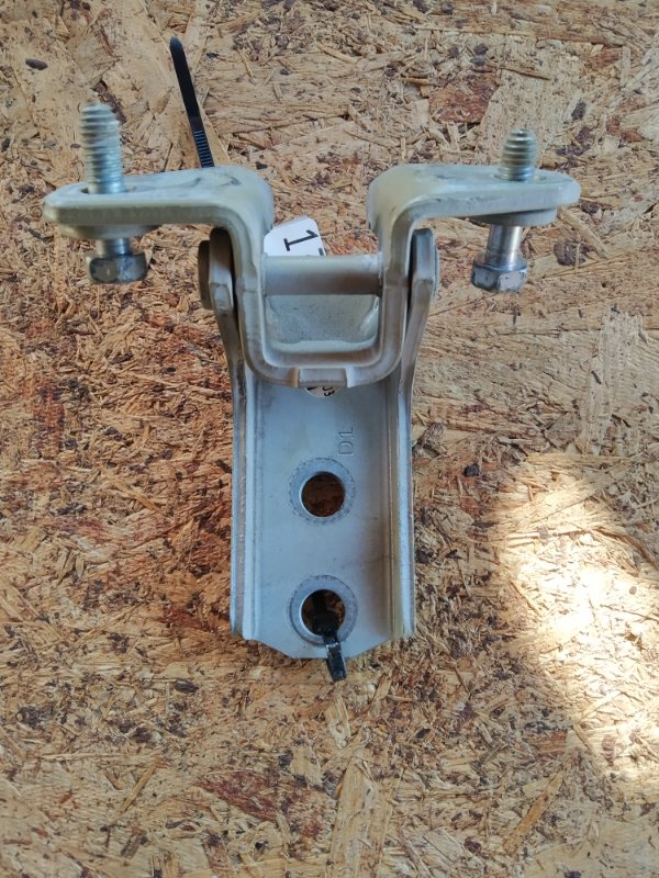 Петля двери верхняя передняя правая GALANT 03-12