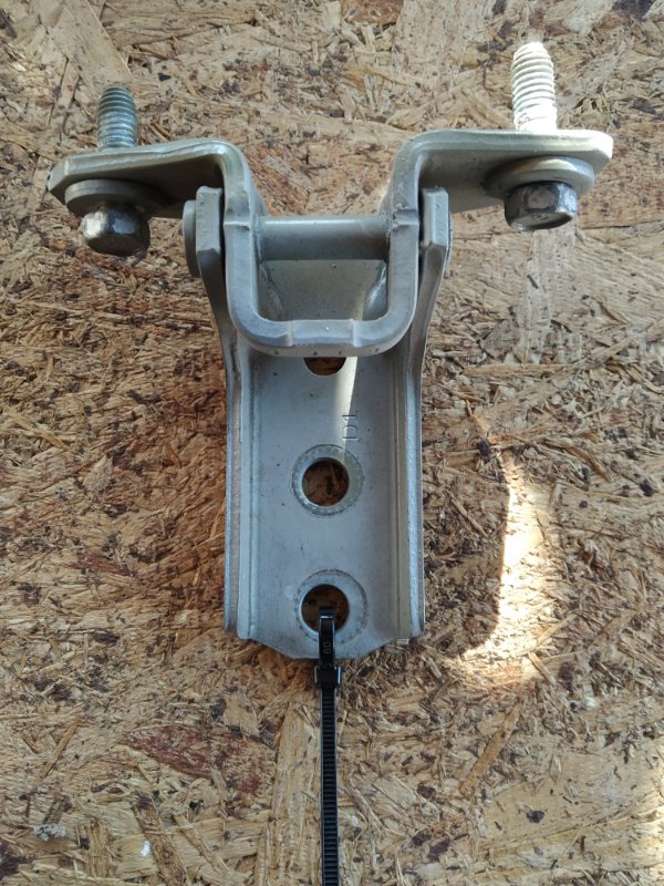 Петля двери нижняя передняя правая MITSUBISHI GALANT 03-12 MR271687 Б/У