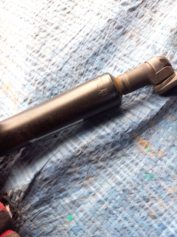 Амортизатор крышки багажника правый CX-9 06-16 2008 Внедорожник 3.7