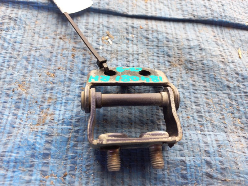 Петля крышки багажника правая CX-9 06-16 2008 Внедорожник 3.7