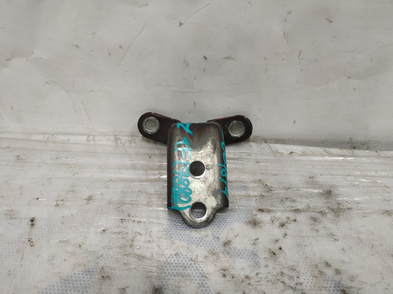 Запчасть петля двери нижняя задняя левая KIA OPTIMA TF 11-16 2014 Седан 2.4 79320-3K000 Б/У Петля двери нижняя задняя левая KIA OPTIMA TF 11-16 2014 Седан 2.4 79320-3K000 Б/У