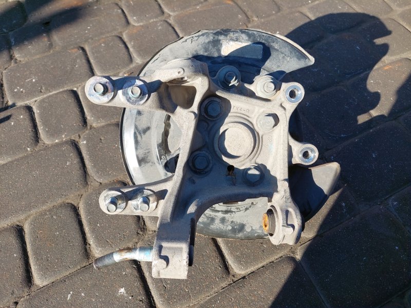 Запчасть цапфа задняя правая ACURA RDX 12-19 Внедорожник 52210-TX5-A00 Б/У Цапфа задняя правая ACURA RDX 12-19 Внедорожник 52210-TX5-A00 Б/У