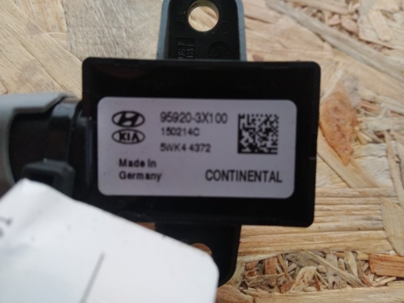 Датчик удара передний левый HYUNDAI ELANTRA MD 10-15 Седан 1.8