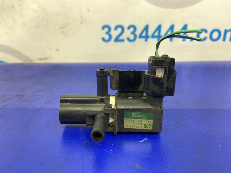 Клапан электромагнитный (вакуумный) MAZDA 2 DE 07-15 Хетчбек 1.3  ZJ38-18-741 Б/У