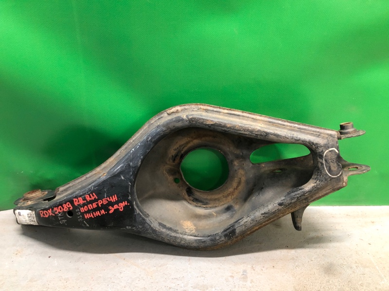 Рычаг задней подвески поперечный нижний задний правый ACURA RDX 12-19 2013 Внедорожник 3.5 52355-STK-A01 Б/У