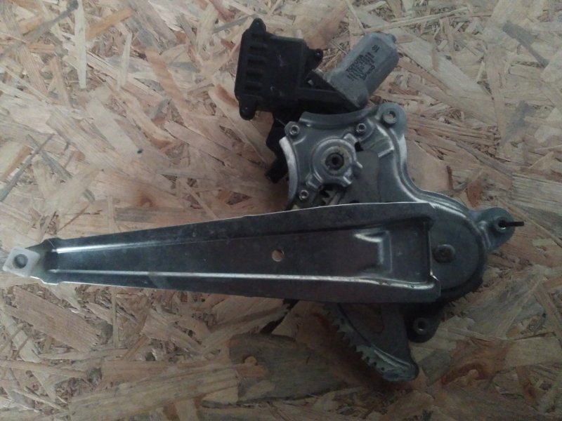 Стеклоподъемник задний правый CAMRY 40 06-11 Седан