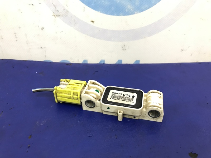 Датчик удара передний MITSUBISHI PAJERO 06-21 Внедорожник 8651A014 Б/У