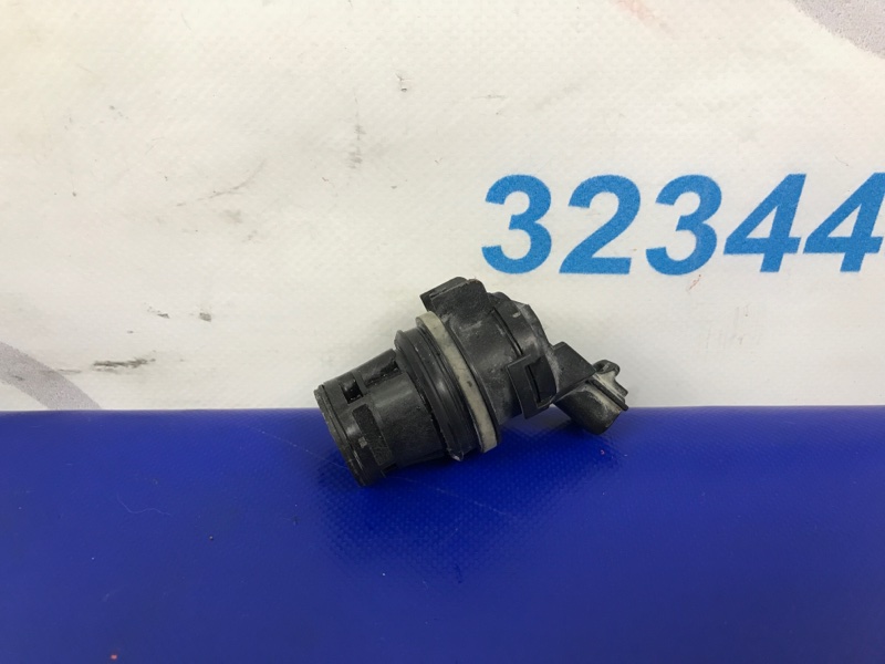 Запчасть насос омывателя стекла передний MAZDA 6 GG 02-07 G22C-67-482 Б/У Насос омывателя стекла передний MAZDA 6 GG 02-07 G22C-67-482 Б/У