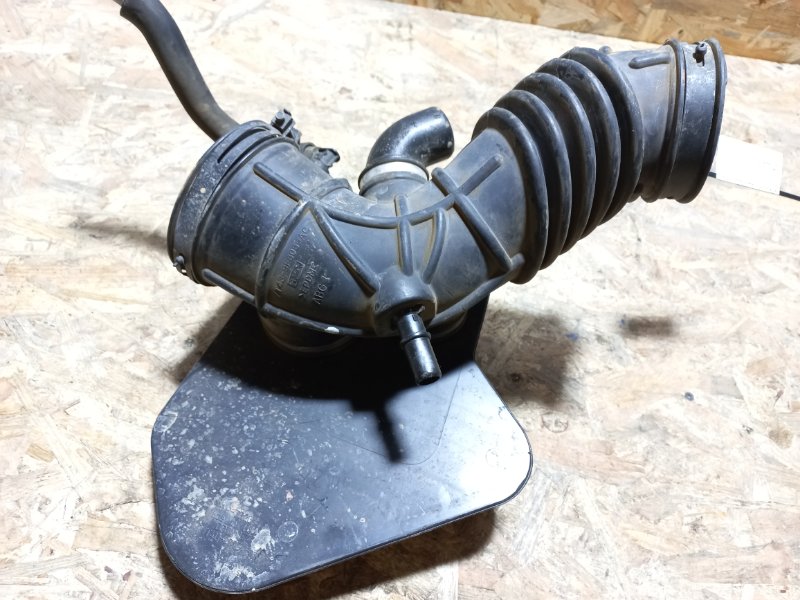 Патрубок воздушного фильтра CX-9 06-16 2008 Внедорожник 3.7 Патрубок воздушного фильтра CX-9 06-16 2008 Внедорожник 3.7