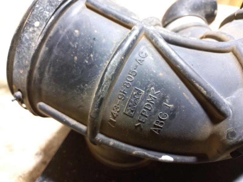 Патрубок воздушного фильтра MAZDA CX-9 06-16 Внедорожник 3.7 Патрубок воздушного фильтра MAZDA CX-9 06-16 Внедорожник 3.7