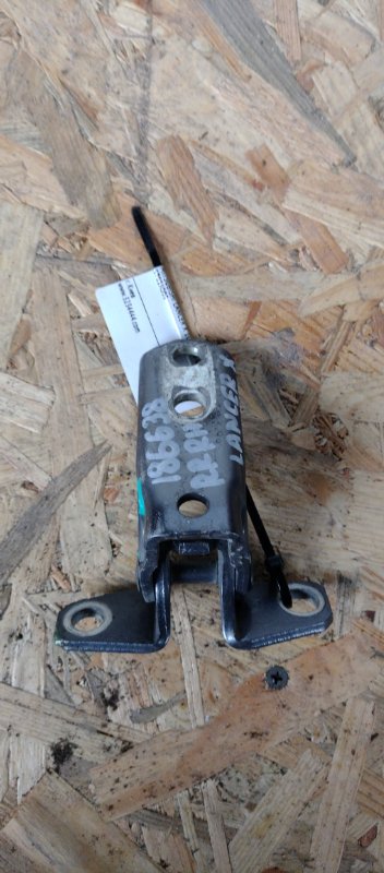 Петля двери нижняя задняя правая MITSUBISHI LANCER X 10 07-15 2010 Седан 2.0 4B11 5702A005 Б/У