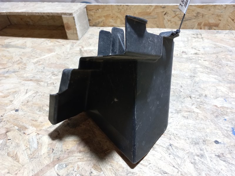 Дефлектор радиатора левый MAZDA CX-9 06-16 Внедорожник 3.7 Дефлектор радиатора левый MAZDA CX-9 06-16 Внедорожник 3.7