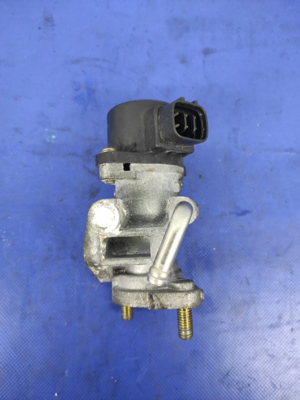 Клапан EGR AVENSIS 03-08 1AZ-FSE Клапан EGR AVENSIS 03-08 1AZ-FSE