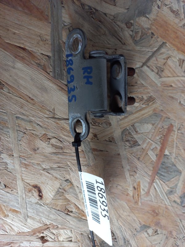 Петля крышки багажника задняя правая TOYOTA HIGHLANDER 01-07 2006 Внедорожник 68810-52060 Б/У